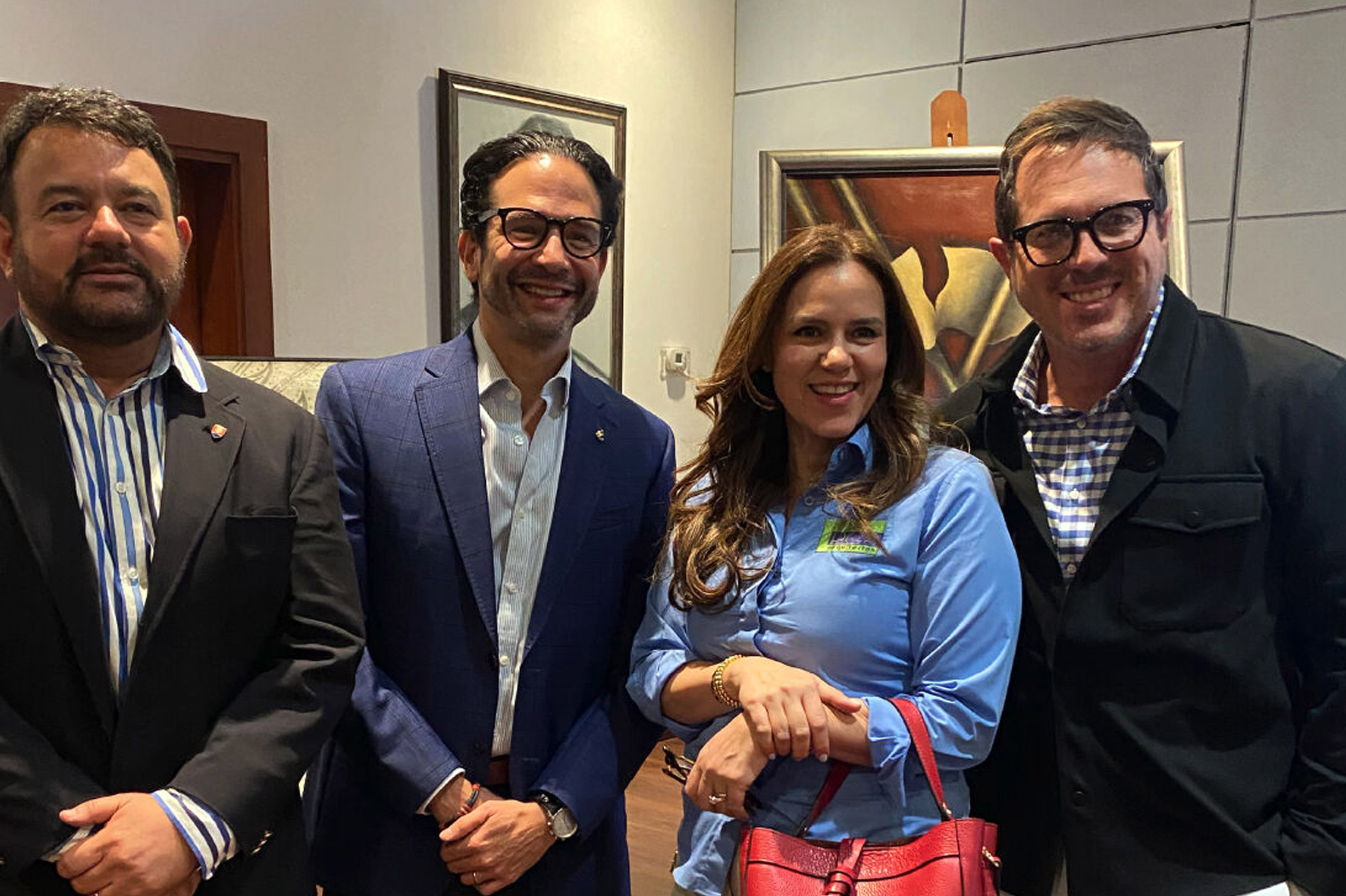 Gabriel Traversari presenta su libro Pictograma