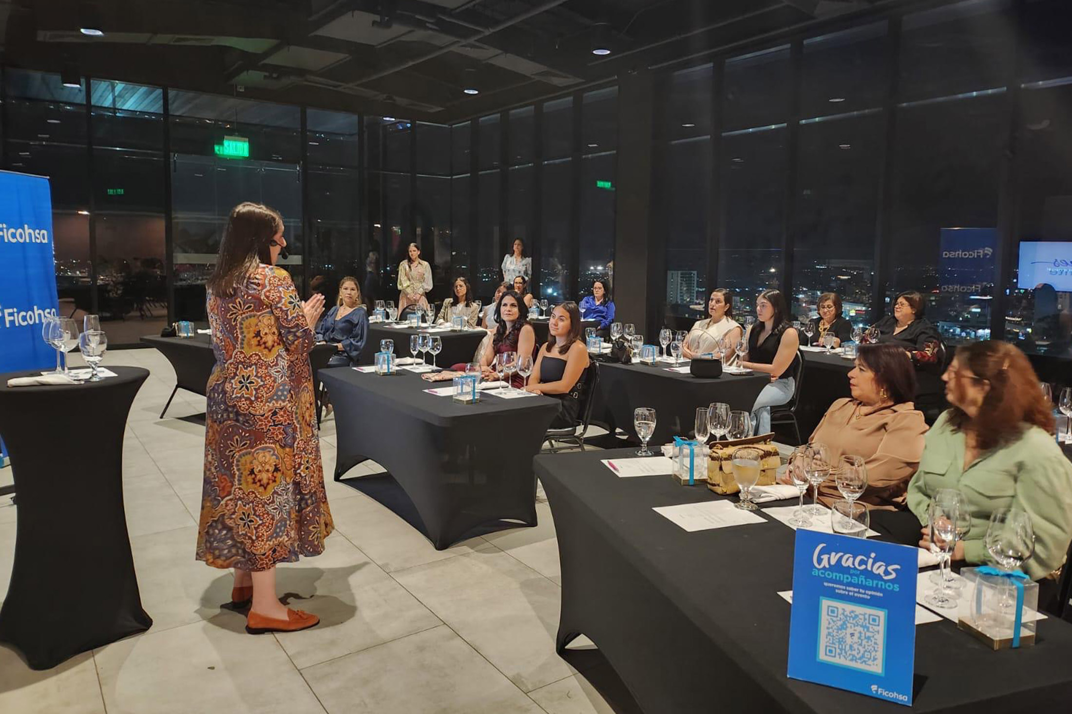 Mujeres Adelante: Experiencia de networking y vinos en Honduras