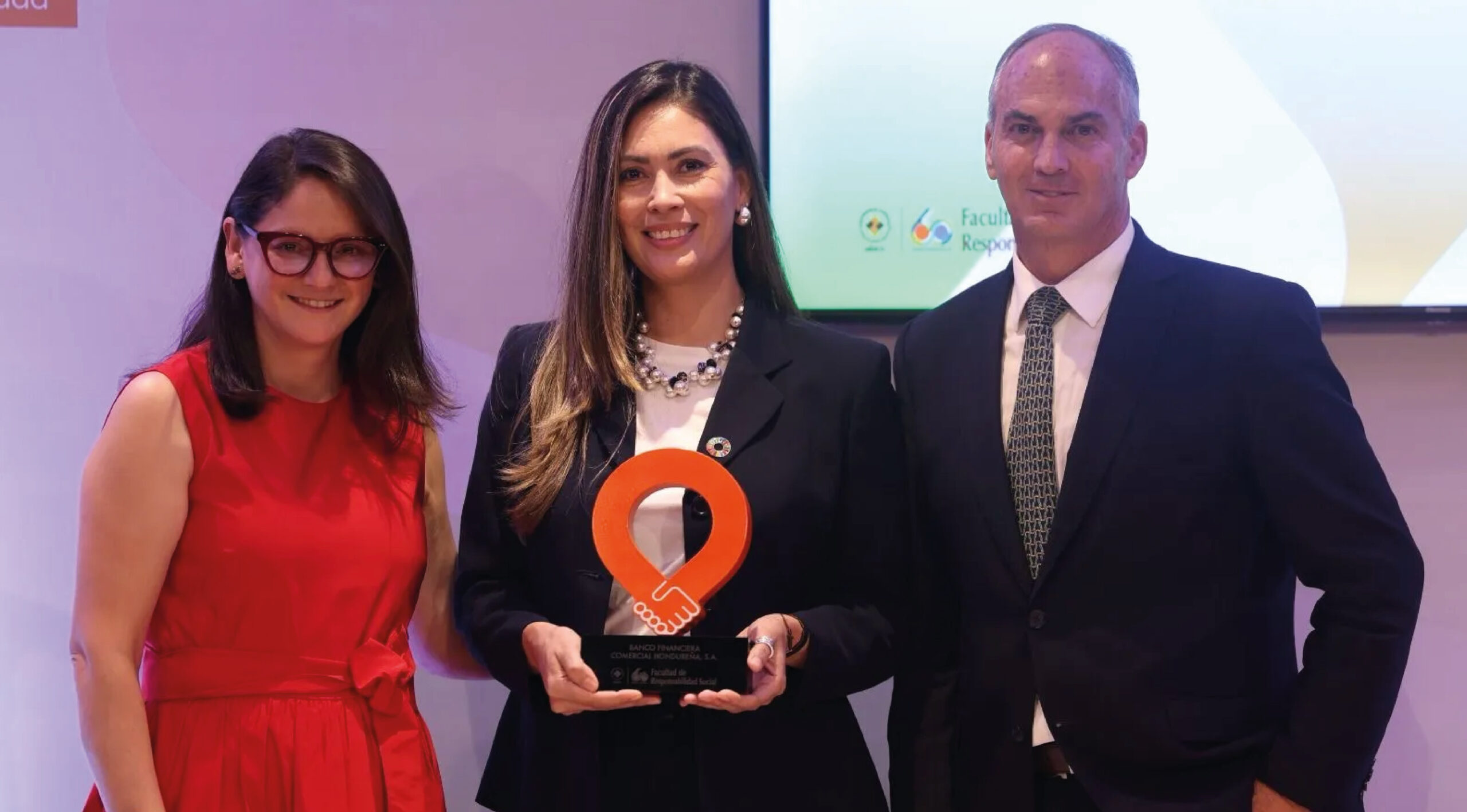 El programa “De Mi Tierra” celebra 16 años de impulso a la producción agrícola y recibe el Premio Anáhuac a la Responsabilidad Social 2024.