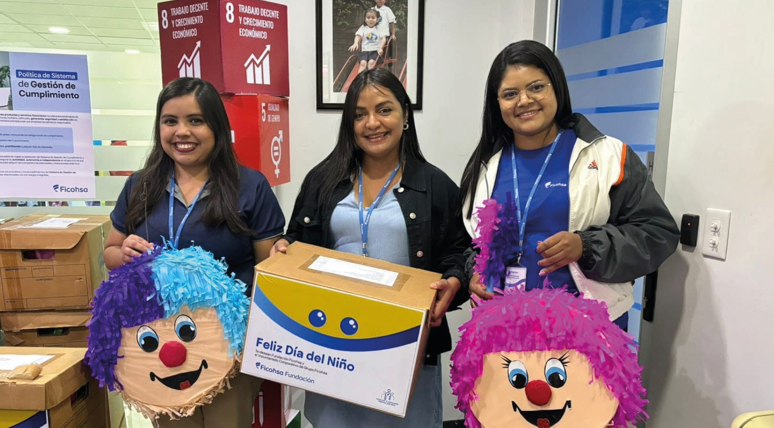 Voluntarios de Ficohsa celebran el Día del Niño a más de 7,000 niños y niñas en Honduras.