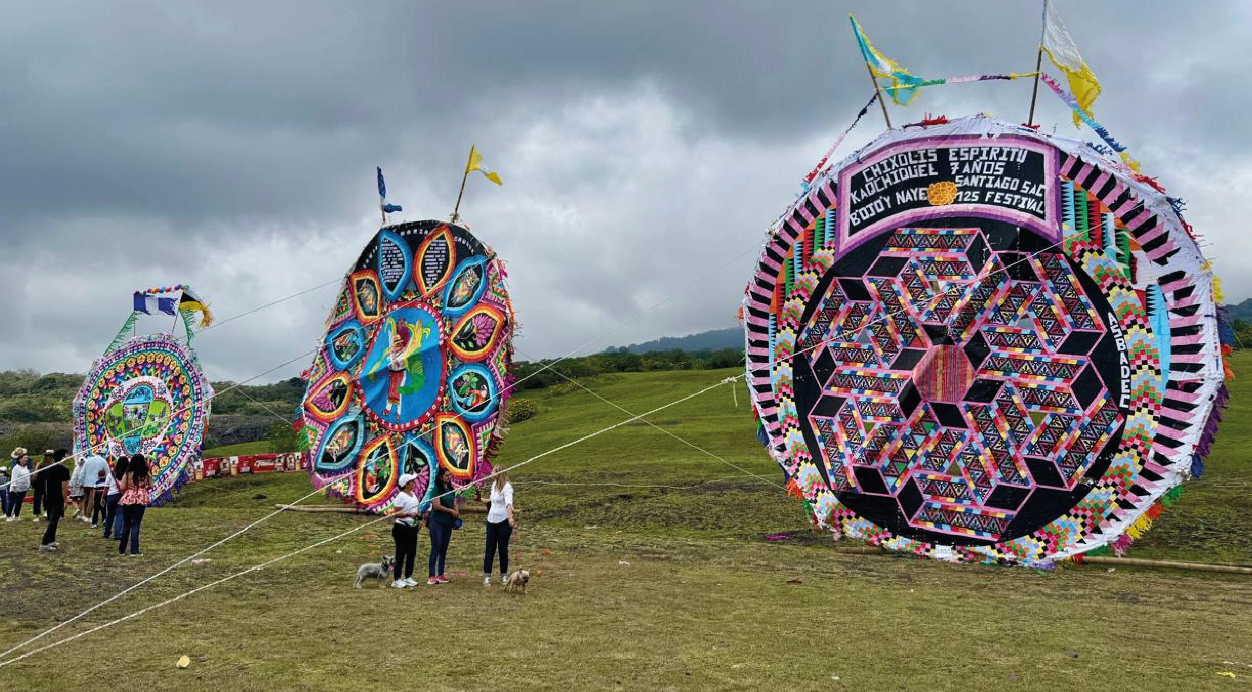 Artesanos de Sumpango recrean el Festival de Barriletes Gigantes en La Reunión Country Club & Residencias.