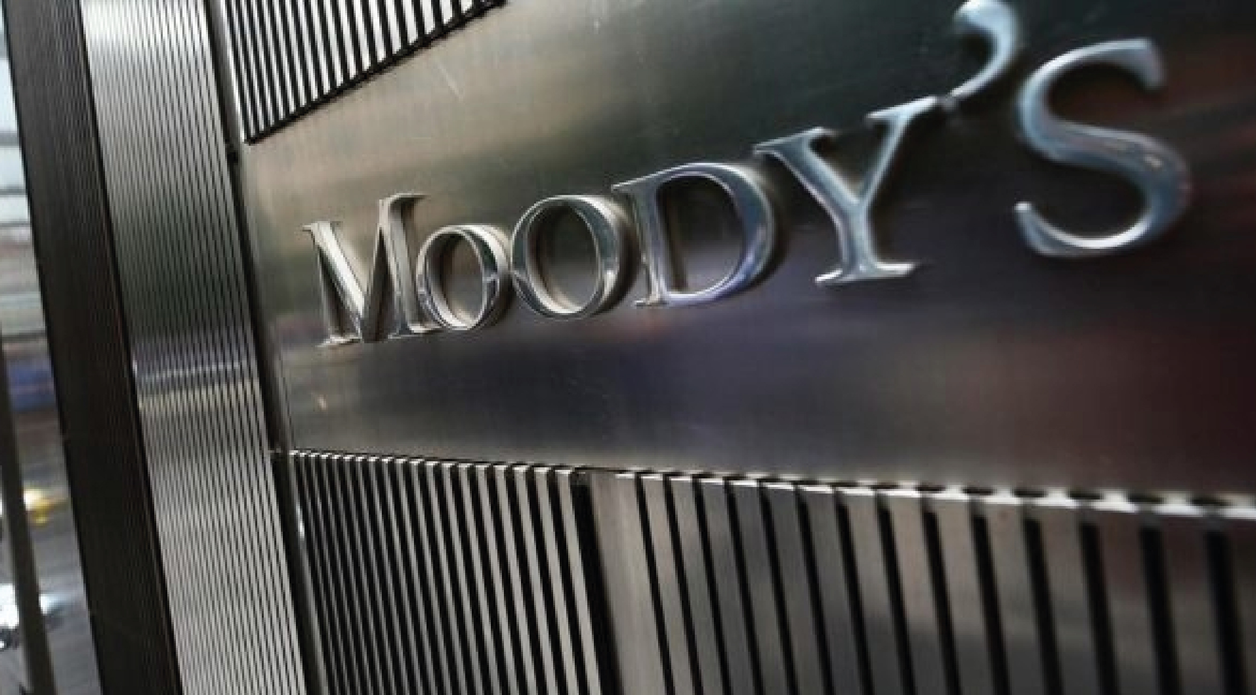 Moody’s mejora la calificación de El Salvador a perspectiva estable.
