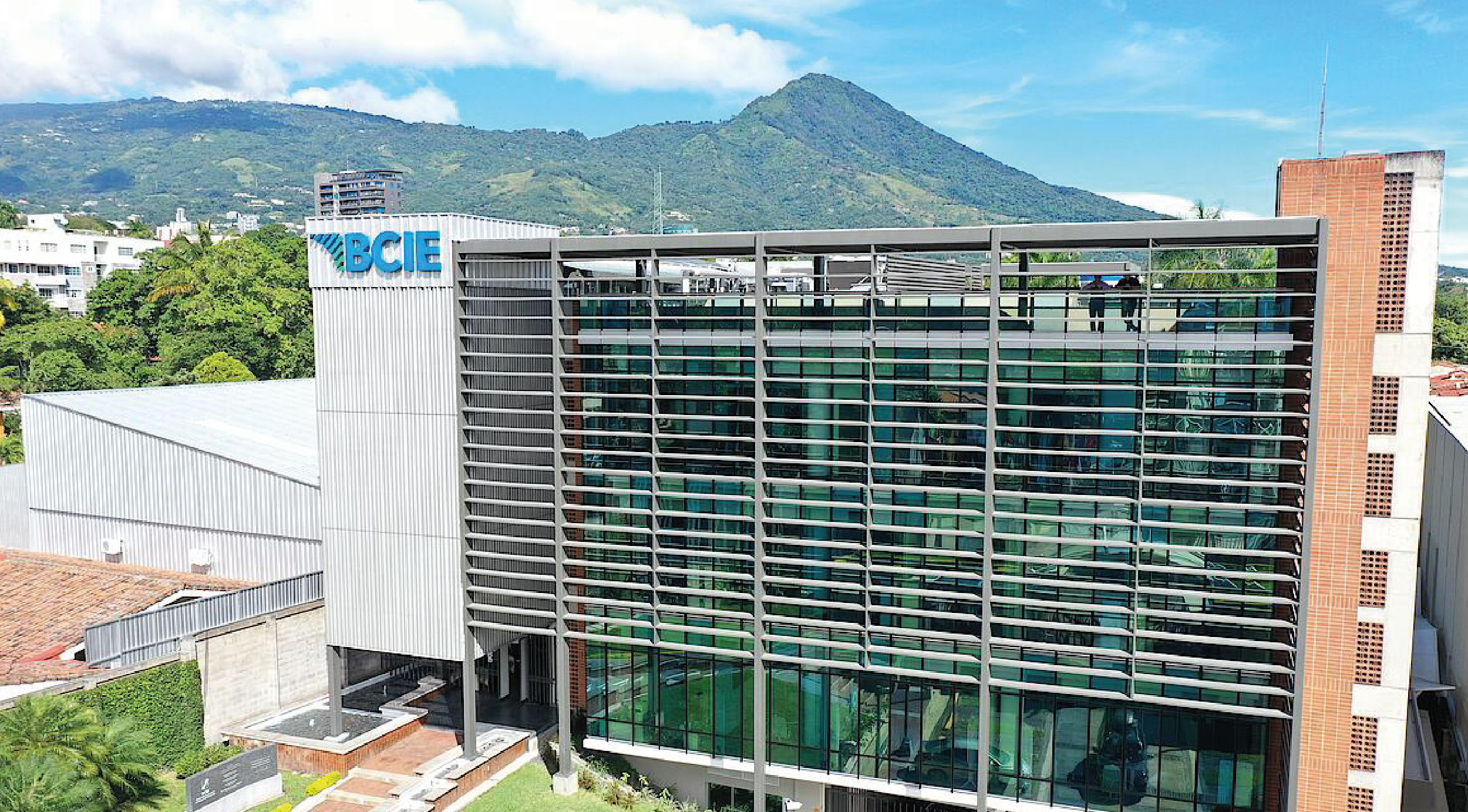 El BCIE avanza en su compromiso con Centroamérica al mejorar su calificación a “Positiva”.