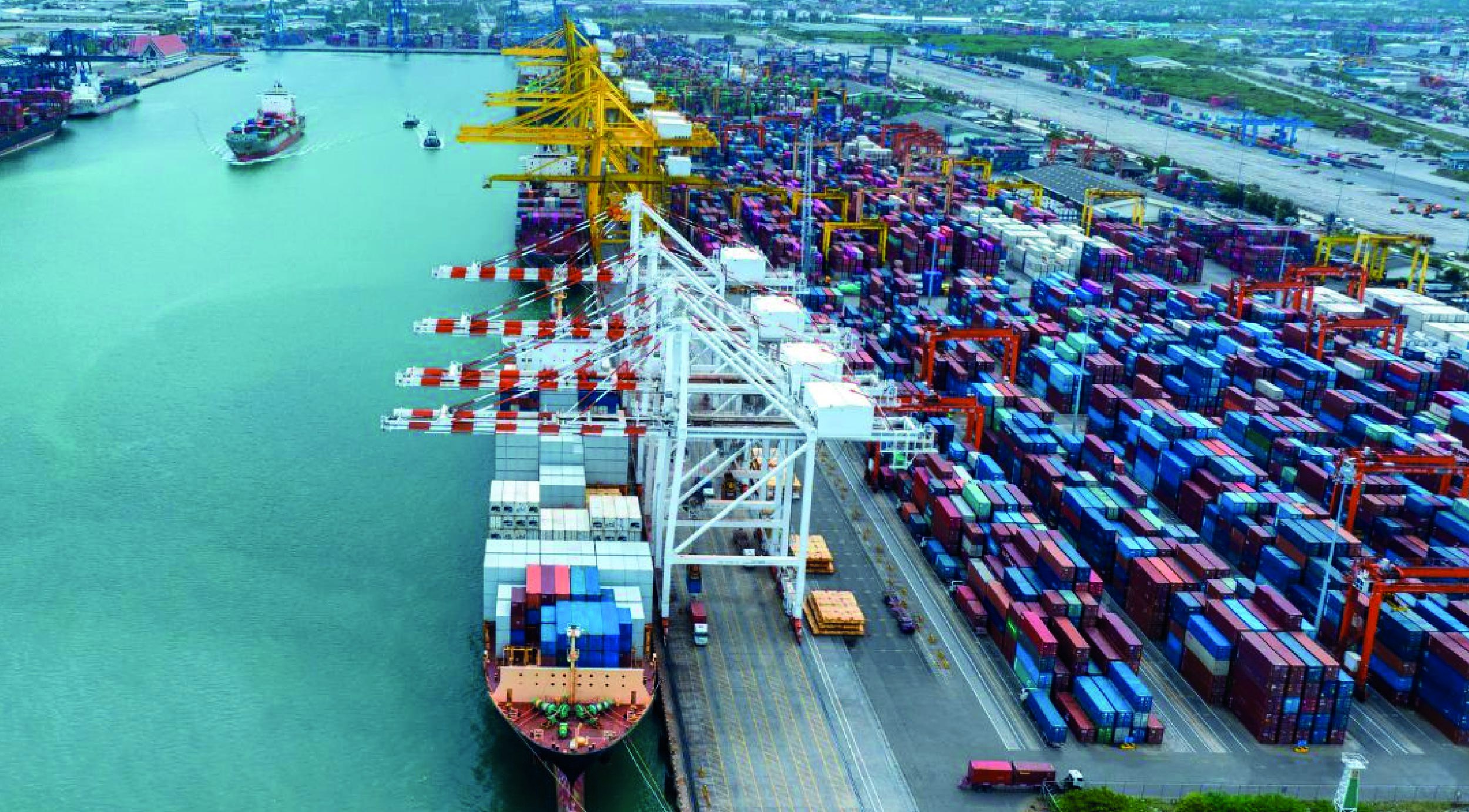 Panamá lidera las exportaciones de servicios en Centroamérica durante 2025.